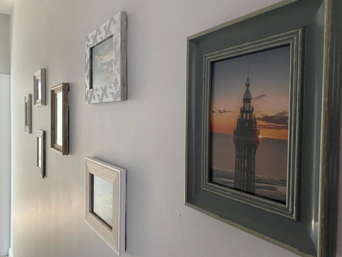 Blackpool Sleepover Apartment 1 Free Parking Sleeps 6 Bagian luar foto