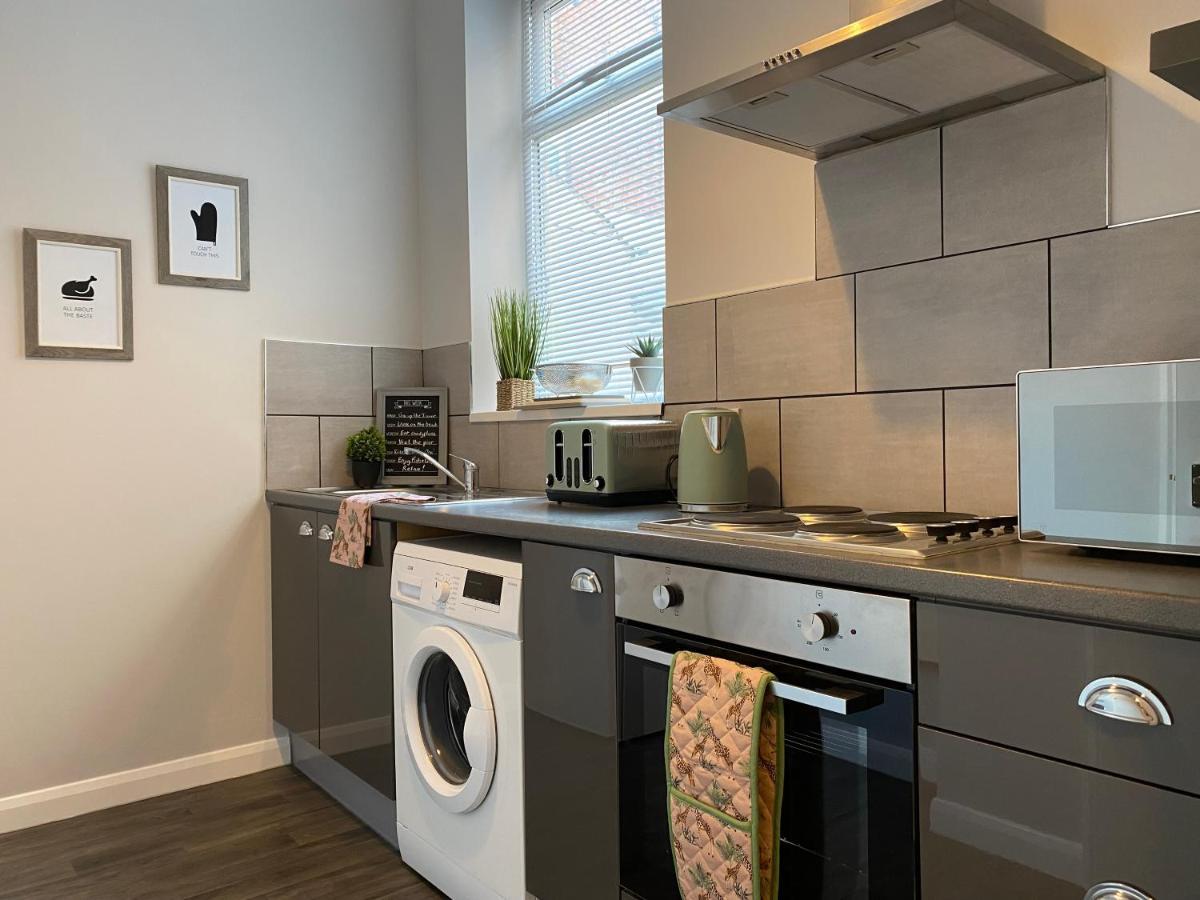 Blackpool Sleepover Apartment 1 Free Parking Sleeps 6 Bagian luar foto